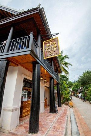 Saffron Coffee Alley